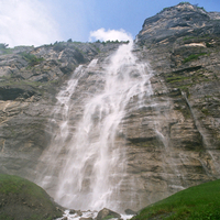 Der Mürrenbachfall ist mit 417 Meter Fallhöhe der höchste Wasserfall der Schweiz