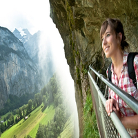 Auf der Aussichtskanzel unter dem Staubbachfall